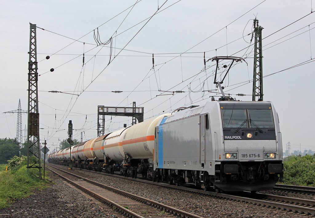 185 675-6 in Br�hl am 31.05.2012