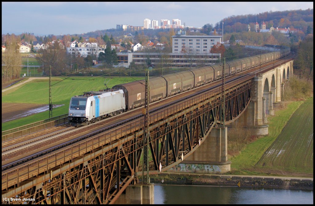 185 677-2 (Railpool/PCT) in Regensburg-Pr�fening 3.12.2012.  