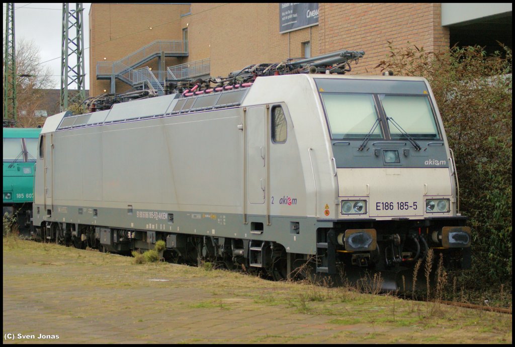 186 185-5 (Akiem/ITL) in Krefeld-Hbf am 31.12.2012.  