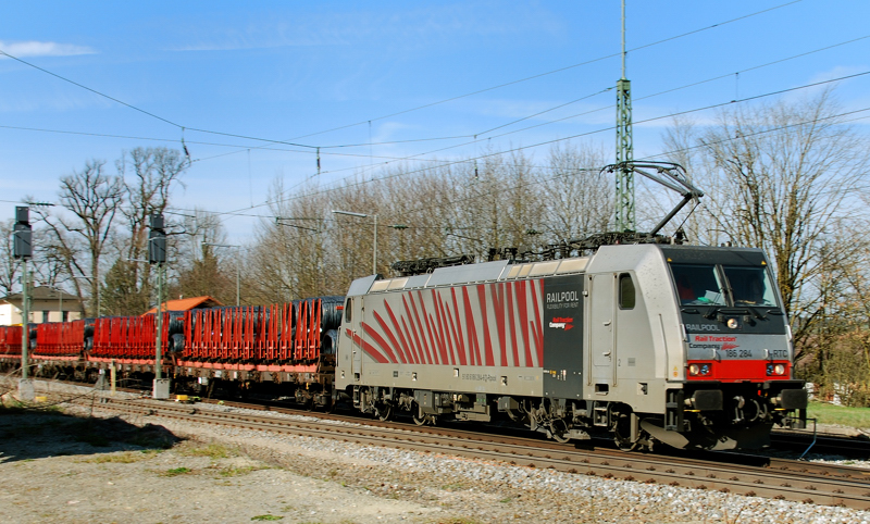 186 284-6, Railpool, aufgenommen am 02.04.12 in A�ling.