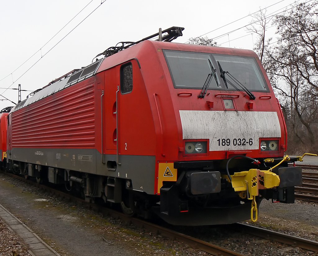 189 032-6 mit nachger�steter Mittelpufferkupplung in Gremberg am 14.03.2010 