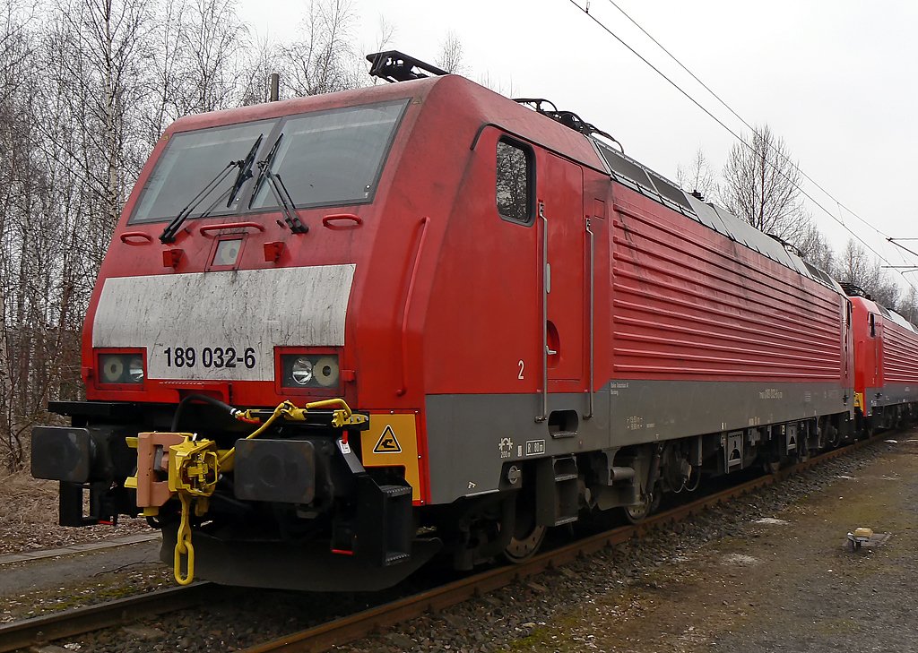 189 032-6 mit nachger�steter Mittelpufferkupplung in Gremberg am 14.03.2010 