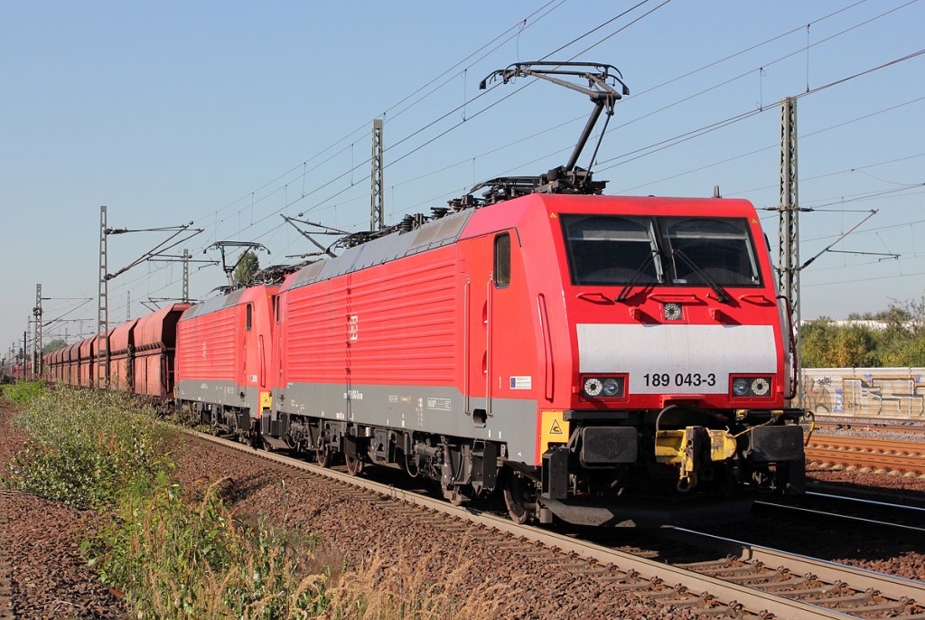 189 043-3 mit 189 xxx-x bei Porz(Rhein) am 08.09.2012