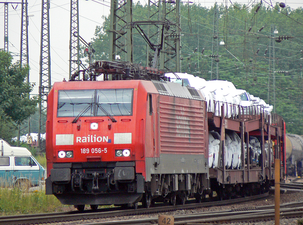 189 056-5 mit einem Audizug in Gremberg am 29.06.2010