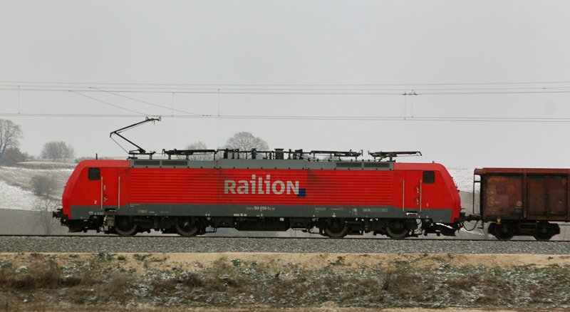 189 058-1, aufgenommen am 15.12.09, Strecke Augsburg-Ulm, kurz vor Burgau.