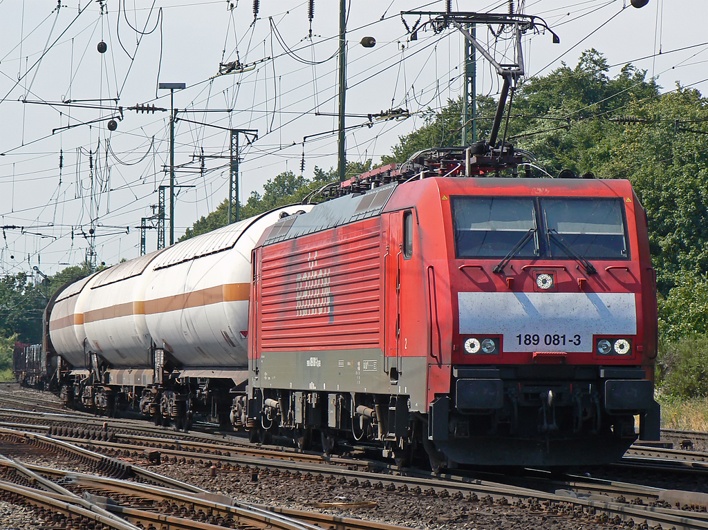 189 081-3 bei der Einfahrt in Gremberg am 08.07.2010