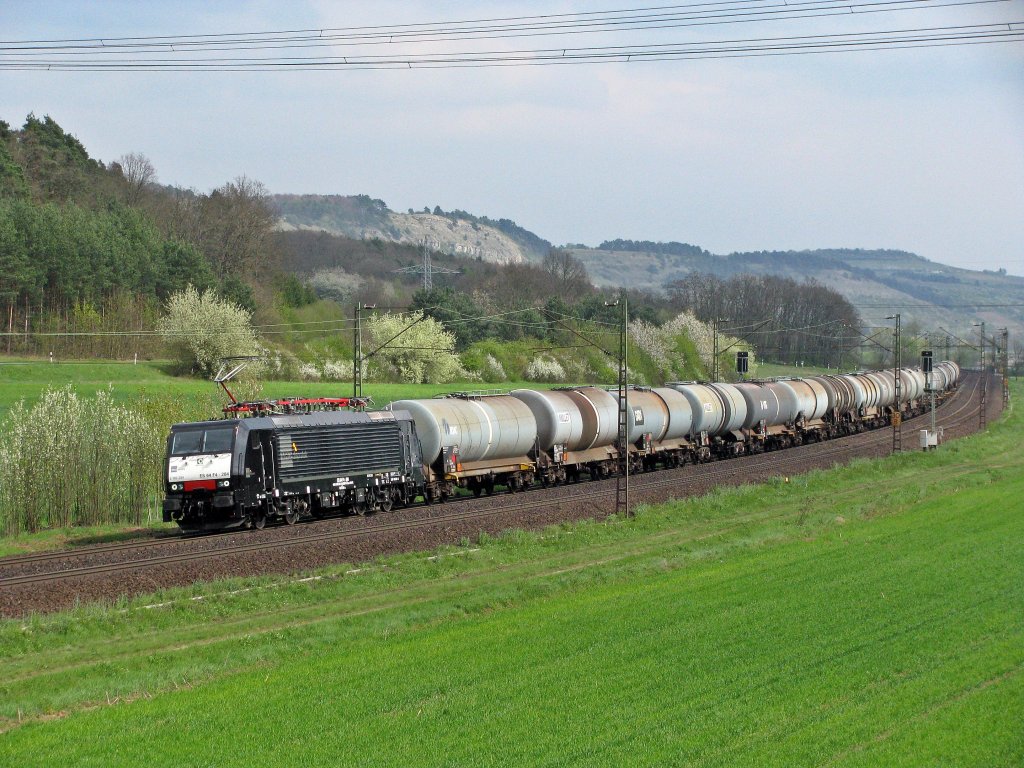189 284 von MRCE war unterwegs mit einm Kesselzug.
Aufgenommen am 21.04.2010 im Maintal.