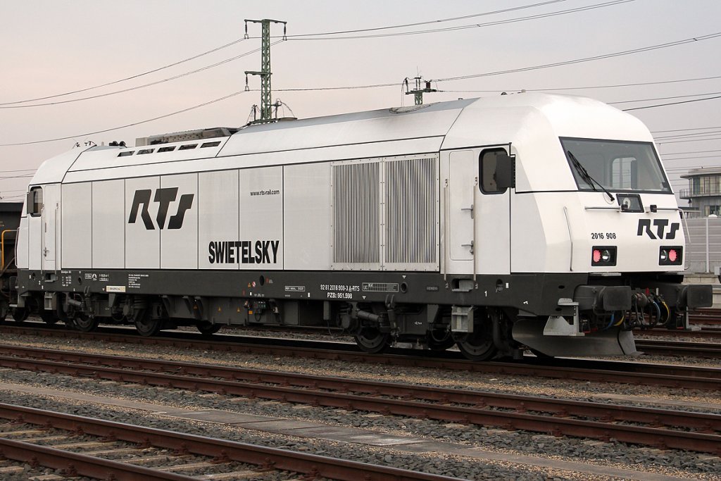 2016 908 der RTS am Zugschluss , aufgenommen am 20.07.2011 am Bf Montabaur