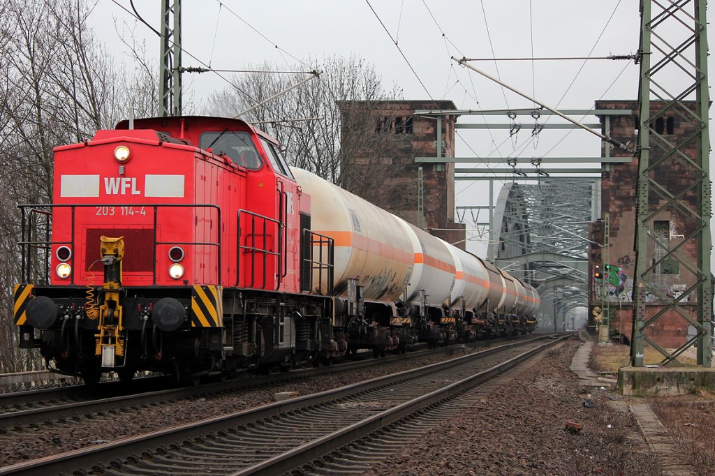 203 114-4 der WFL kommt von der K�lner S�dbr�cke am 28.02.2012