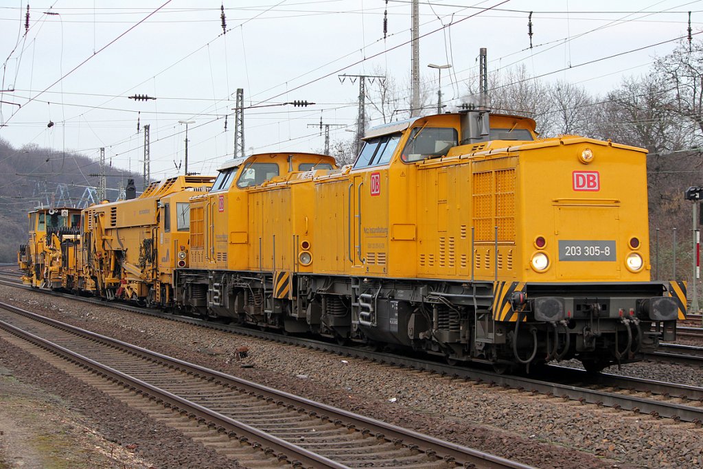 203 308-5 mit 203 205 und DB Netz Bauzug in K�ln West am 21.02.2011