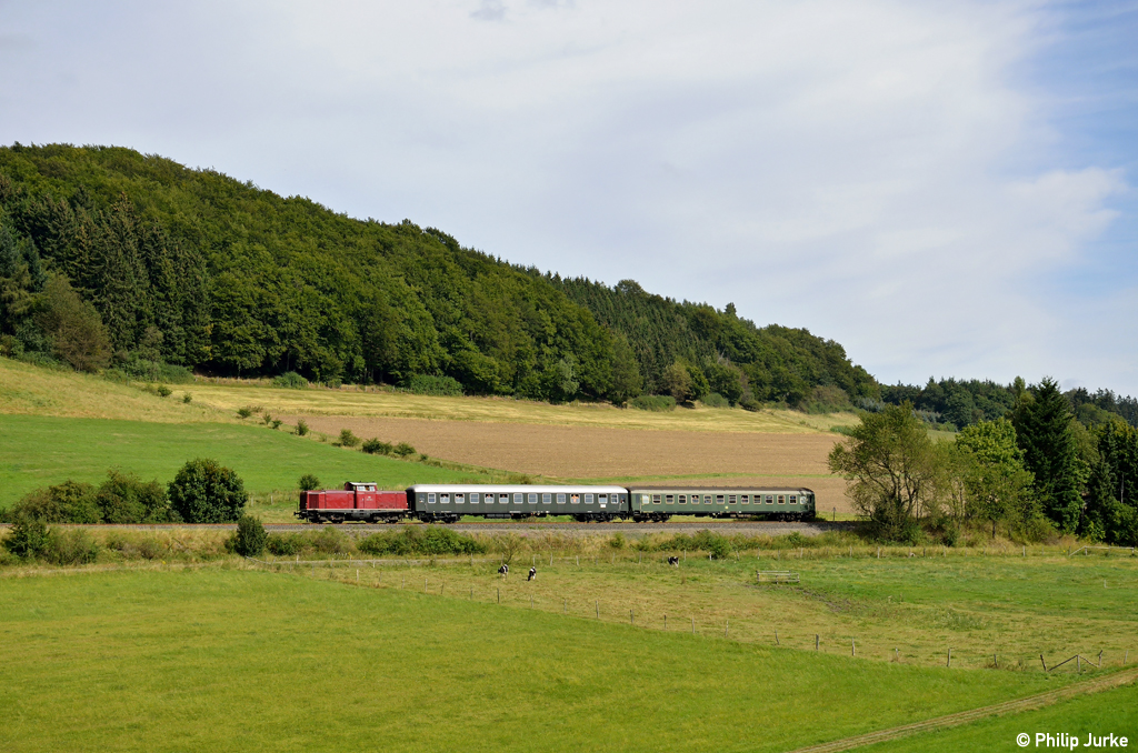 212 133-3 als DPN 20992 von Korbach nach Brilon Stadt am 02.09.2012 in B�mighausen.