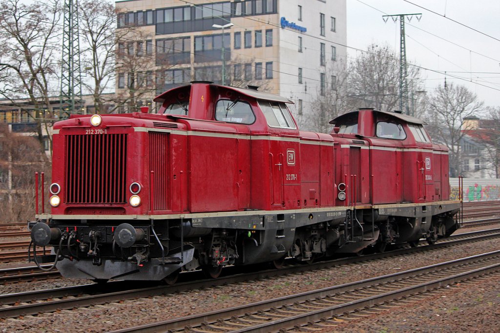 212 240-1 & 212 370-1 der EfW in K�ln West am 27.02.2012