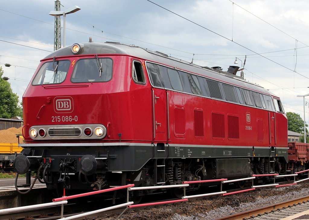 215 086-0 im Portrait in Bonn Beuel am 23.06.2012