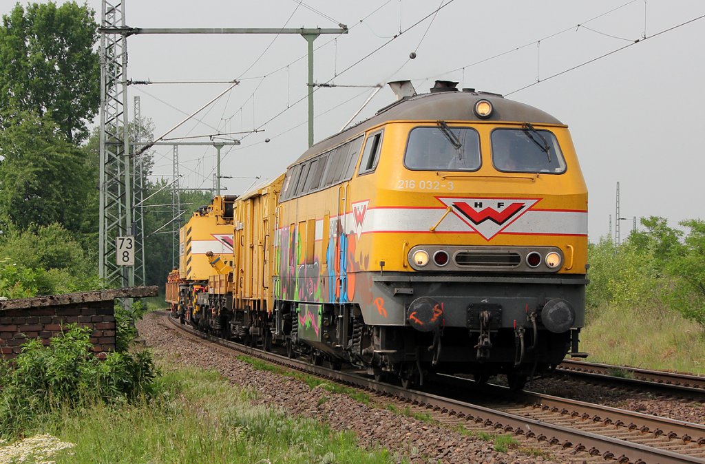 216 032-3 von Wiebe in Porz Wahn am 19.05.2011
