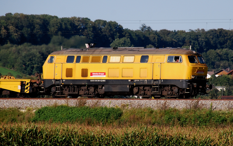 218 304-4, aufgenommen am 14.09.11, kurz nach Burgau, Strecke Ulm-Augsburg.