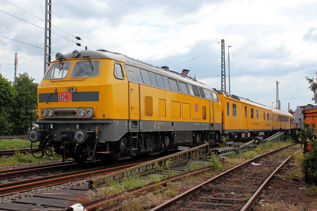 218 392-9 mit Messzug abgestellt in K�ln M�lheim am 25.05.2013