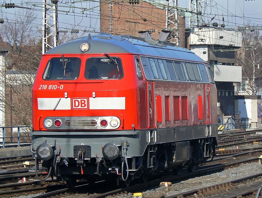 218 810-0 bei der Einfahrt in K�ln Hbf am 3.3.2010