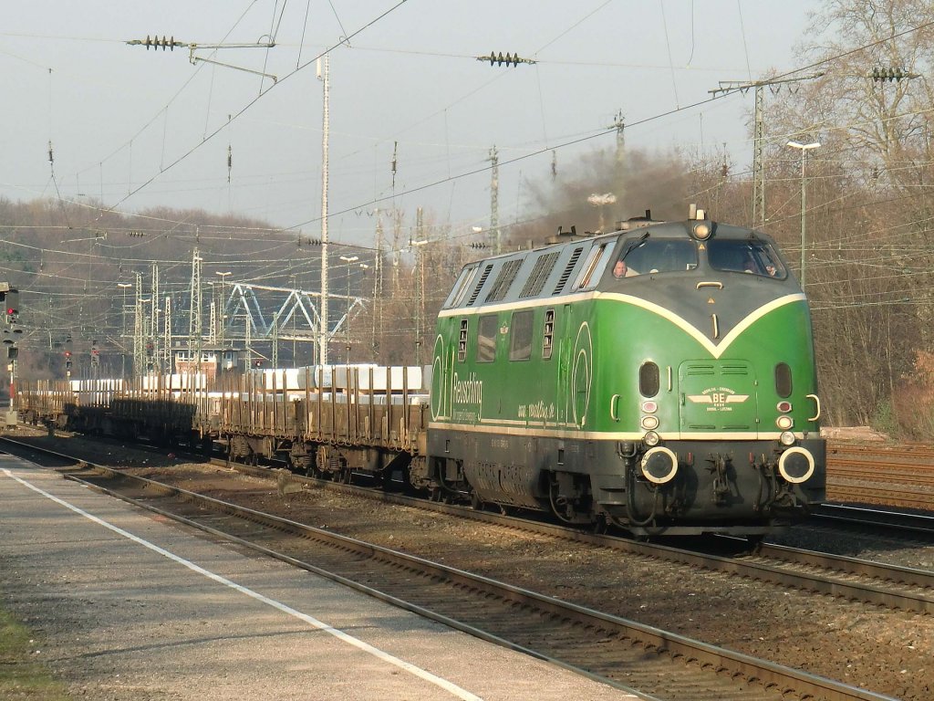 220 053-3 am 04.03.11. in K�ln West.