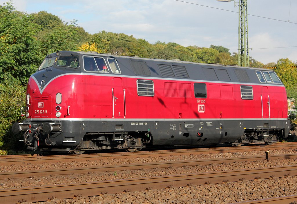 221 122-5 abgestellt Koblenz L�tzel am 29.09.2012