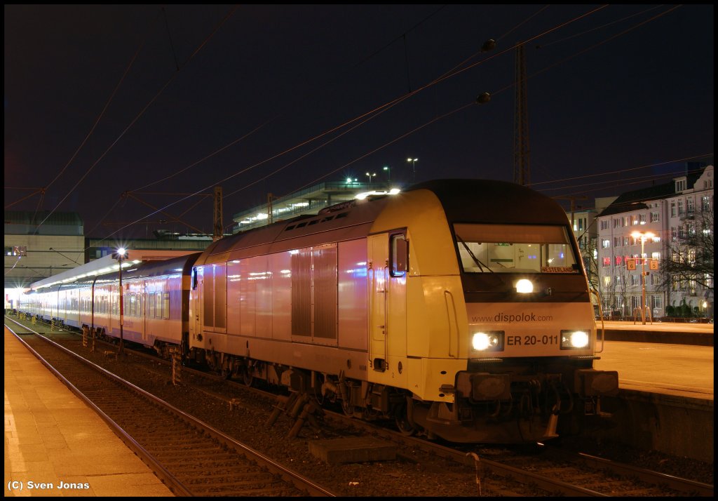 223 011-8 (NOB) in Hamburg-Altona am 28.12.2012. 
