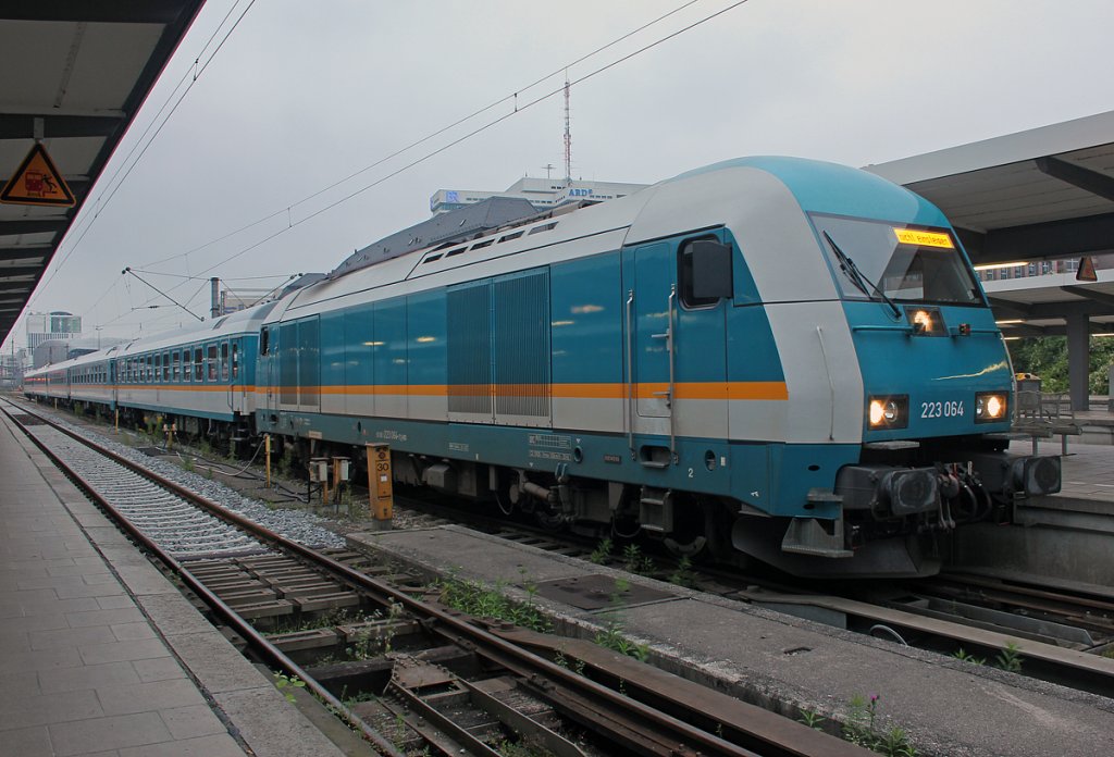 223 064 am ALEX aus Lindau in M�nchen Hbf am 30.07.2011, Gru� an den Tf !!