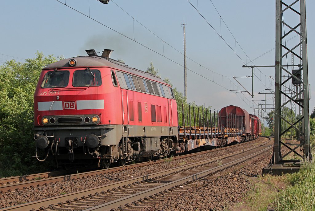 225 099-1 mit gem. Gz in Porz Wahn am 17.05.2011
