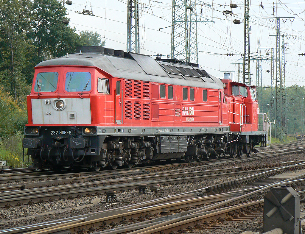 232 906-8 mit V60 am Haken in Gremberg am 04.10.2010