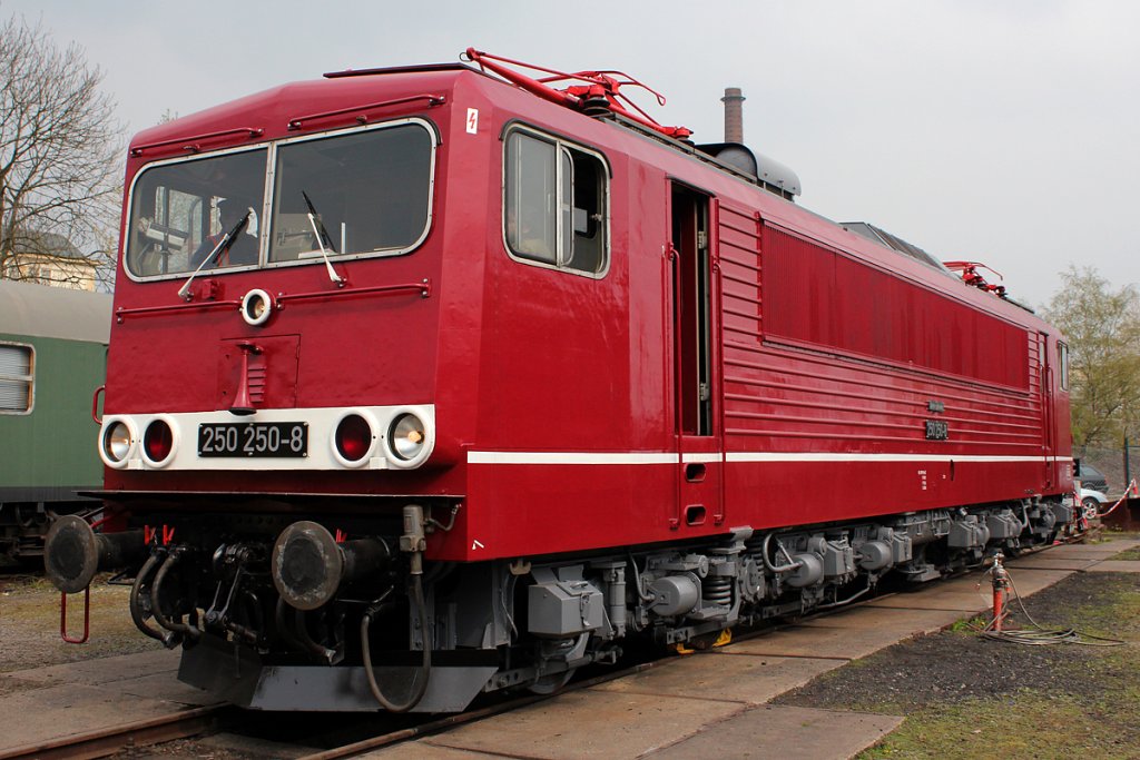 250 250-8 in Bochum Dahlhausen am 14.04.2012