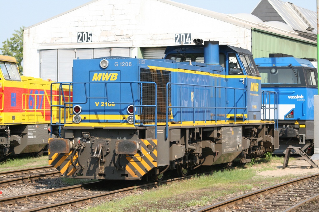 276 005 der Mittelweserbahn am 30.04.2011 in Moers.