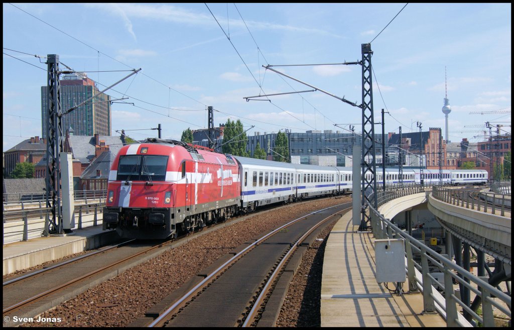 370 003-3 (PKP Intercity)  D�nemark  in Berlin-Hbf am 15.8.2012.