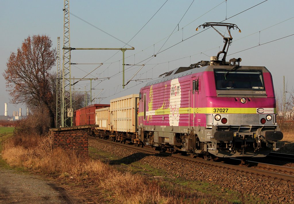 37027 der Akiem in Porz Wahn am 31.01.2012