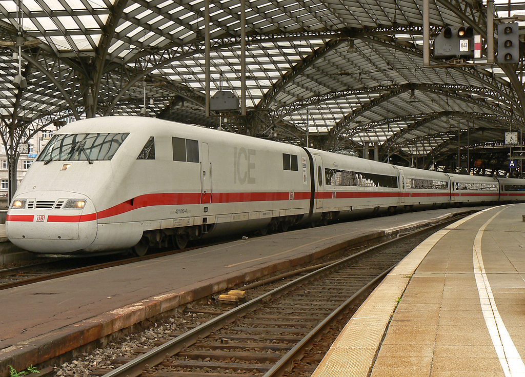 401 010-4 in K�ln Hbf. am 27.08.2010