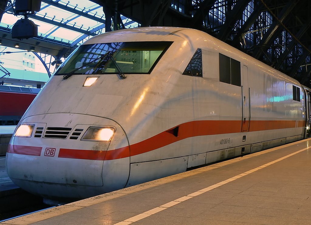 401 060-9 in K�ln Hbf am 27.2.2010