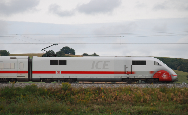 401 567-3, aufgenommen am 19.09.11, kurz nach Burgau.
