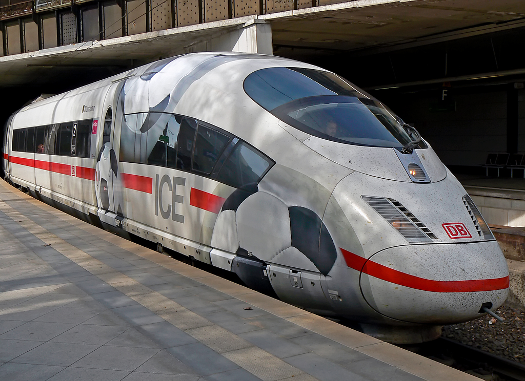 403 012 auf Gleis 11 in K�ln/Messe Deutz am 24.04.2010