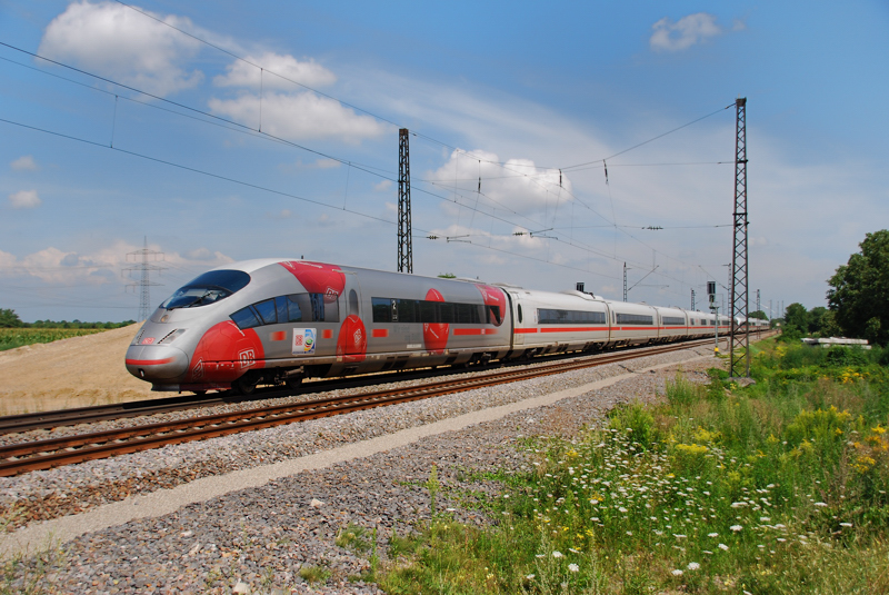 403 054-0, aufgenommen am 29.07.11, bei Auggen.