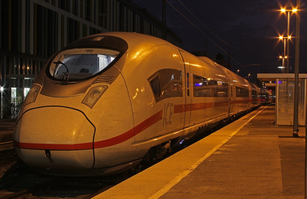 407 001 in M�nchen Hbf am 31.07.2011