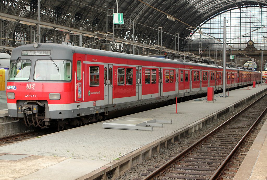 420 782-5 in Frankfurt(M) Hbf am 20.07.2011