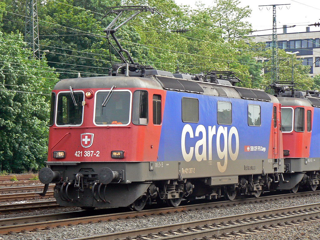 421 387-2 der SBB Cargo in K�ln West am 02.06.2010