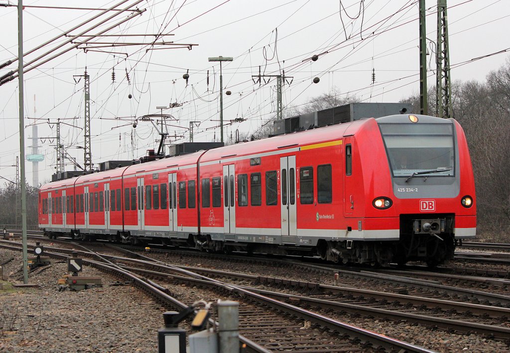 425 234-2 der S-Bahn Rhein/Neckar in Gremberg am 18.02.2011