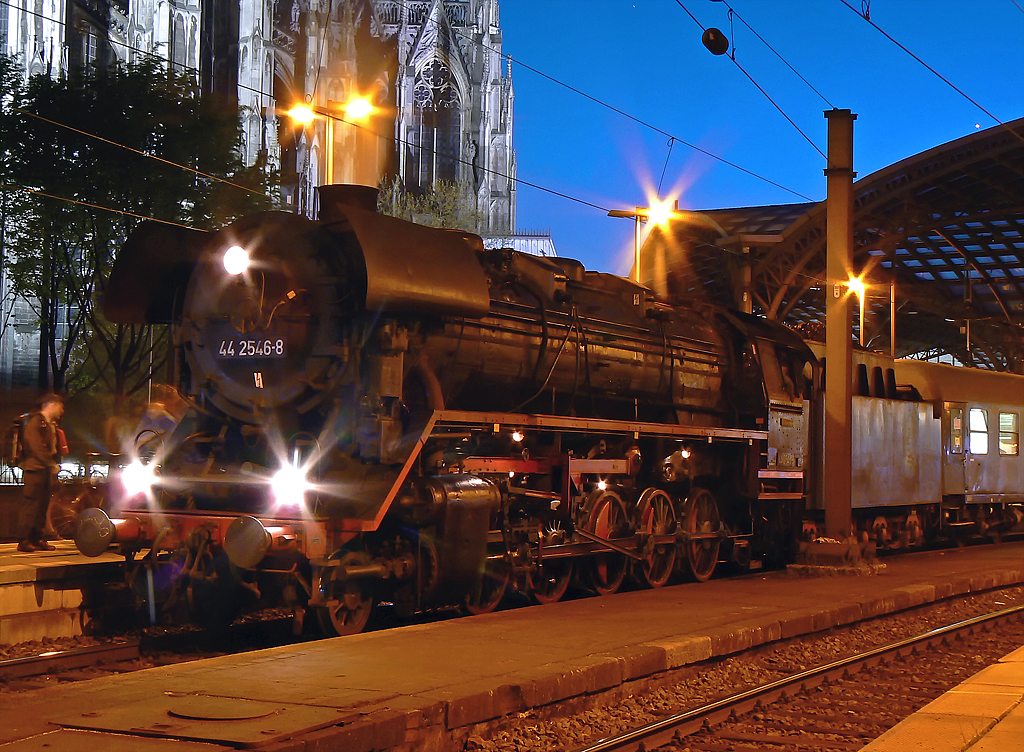 44 2546-8 in K�ln Hbf am 24.04.2010 