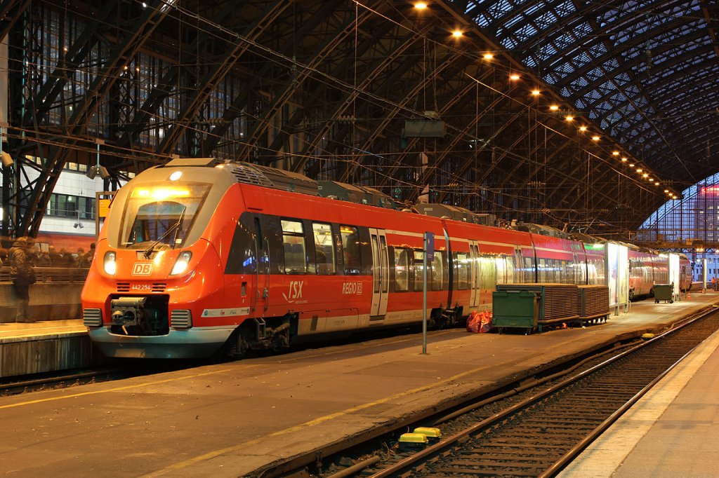 442 254 & 442 256 am RE9 in K�ln/Messe Deutz am 06.11.2012