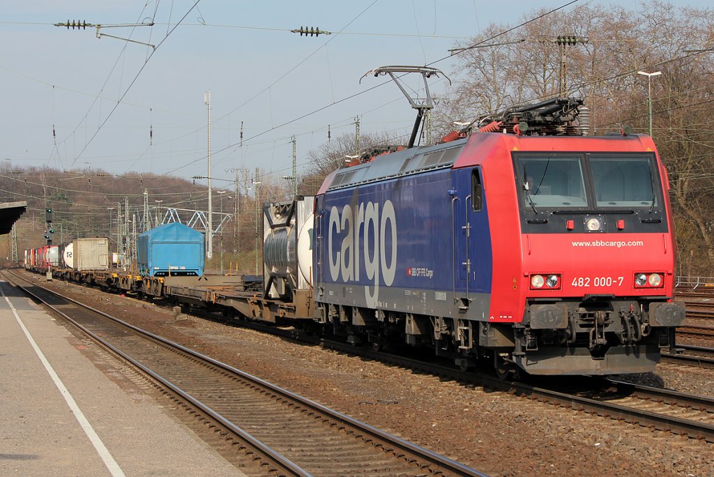482 000-7  K�ln  mit KLV Zug in K�ln West am 12.03.2011