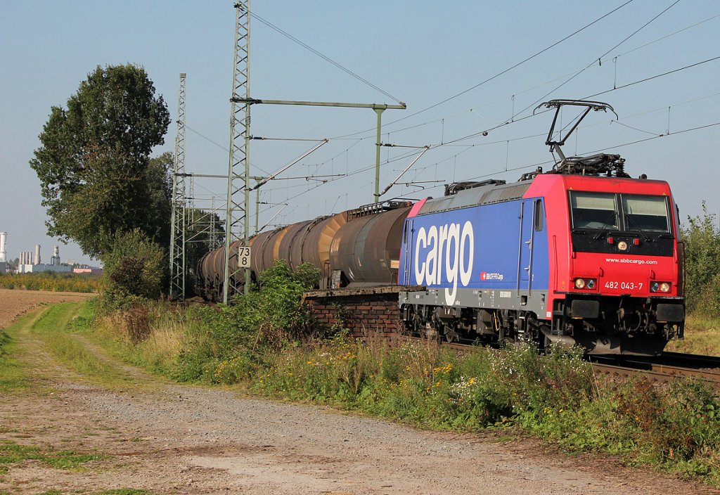 482 043-7 der SBB Cargo in Porz Wahn am 28.09.2011