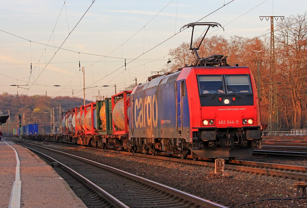 482 044-5 in K�ln West am 23.03.2011