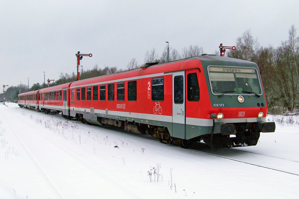 628 573 kurz vorm Bahnhof Munster am 29.01.10