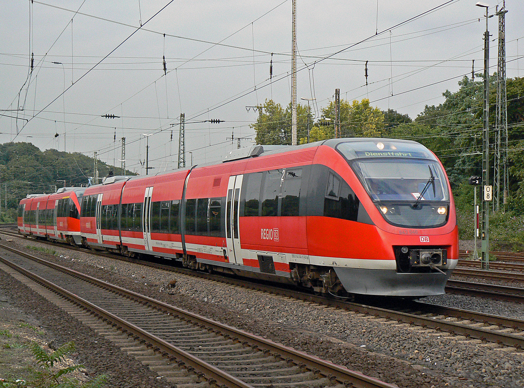 643 040 bei der Durchfahrt in K�ln West am 03.09.2010