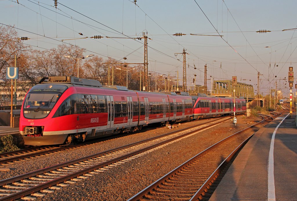 644 011 und 644 xxx am RB24 in K�ln Messe/Deutz am 08.04.2012