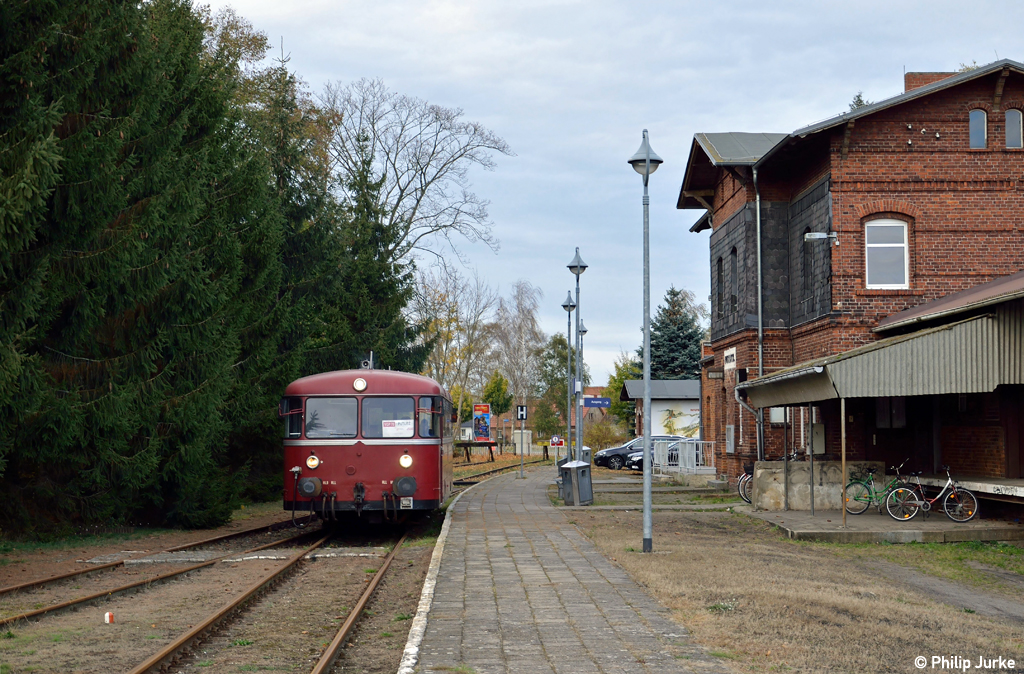 798 610-1 als PEG 79747 nach Pritzwalk am 29.10.2012 in Putlitz.