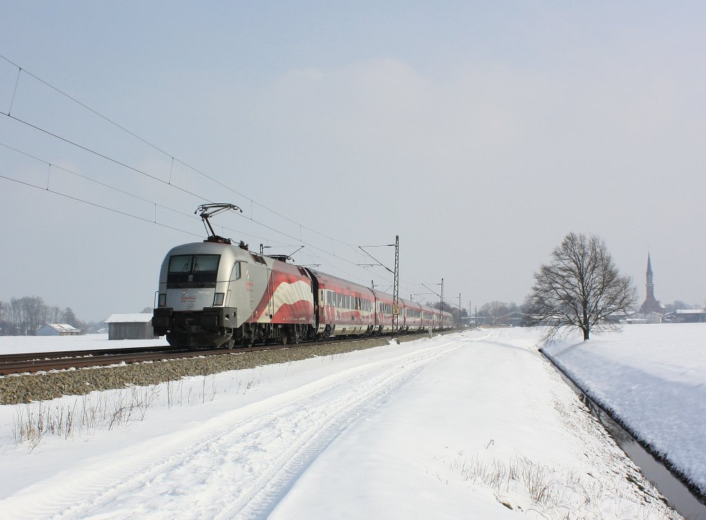 An einem der wenigen sonnigen Wintertage konnten wir 1116 249 am Zugende des  Jubil�ums-Railjets  am 24. Februar 2012 kurz vor �bersee ablichten.